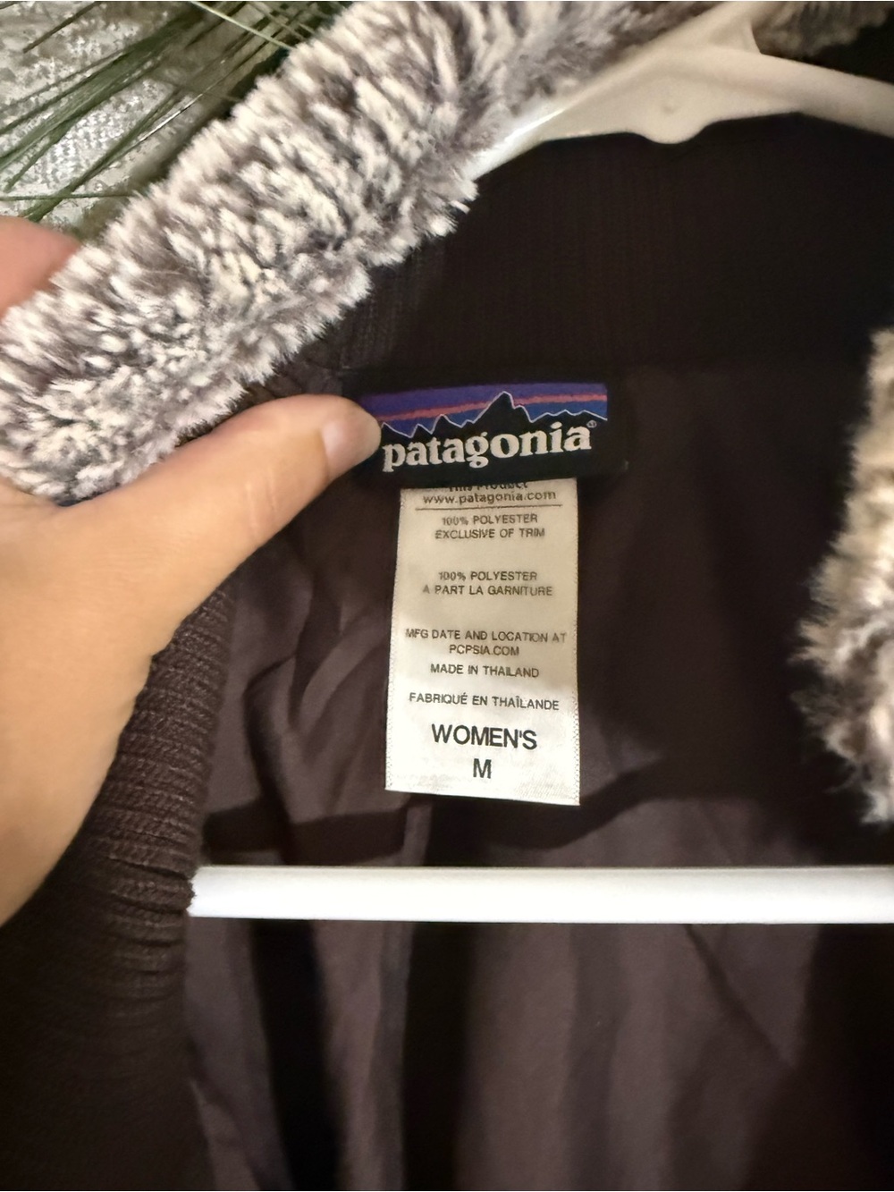 Patagonia Two-Tone Plush Zip Jacket in Beige and Brown - Picture 6 of 6